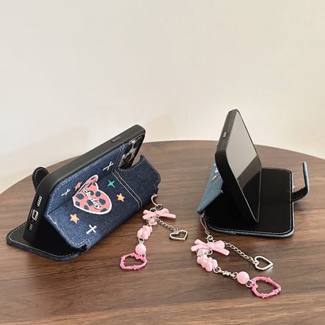 デニム手帳型 iphone14/13proケース 刺繡入り アイフォン12/11カバー シック 女子力アップ ハートアクセサリー付[M3378]