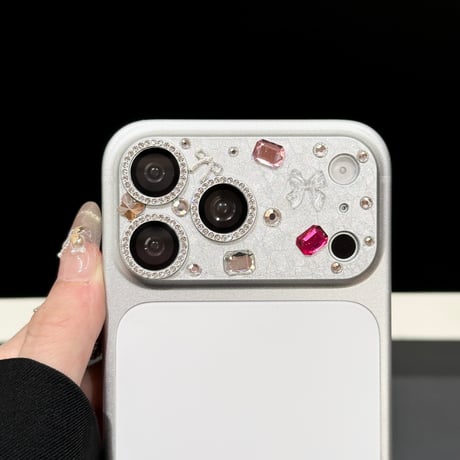 リボンとダイヤデコレンズカバー iPhone17ProMax/17Pro カメラレンズフィルム  金属製  おしゃれ  頑丈 キラキラ 耐久性耐衝撃 [M6506]