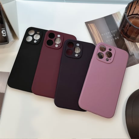 高品質シリコン iPhone15/15proケース 保護力強い iPhone14/13/12proカバー 耐久性あり シンプルコーデ 高級感[M3894]