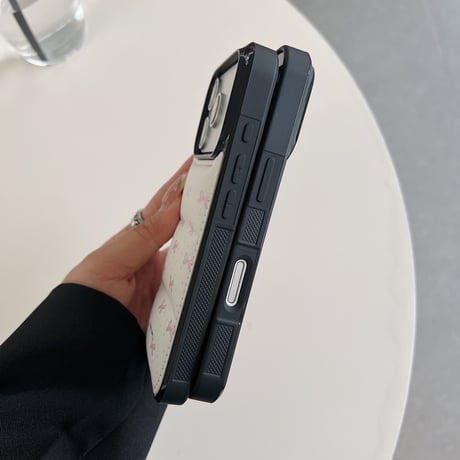 リボン柄ダウンジャケット風 iPhone17Pro/17ケース 上品 頑丈 iPhone16Pro/15カバー 冬に人気 [M5778]