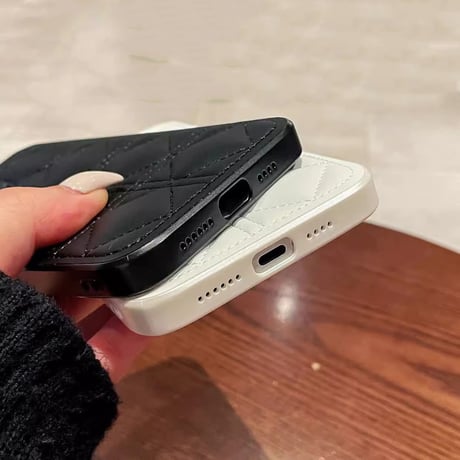 菱形キルティング iPhone16/16Proケース レザー カメラ保護 iPhone15pro/14Promaxカバー エレガント 耐衝撃加工[M4822]