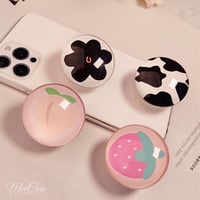 クリスタル スマホグリップスタンド イチゴ/ピーチ/黒花/牛柄 かわいい 粘着タイプ キラキラ 全機種対応 オシャレ トレンド[M3107]