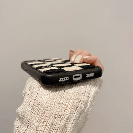 刺繡 にこちゃん iphone16/15Proケース  チェック柄 iPhone14/13/12Proカバー  秋冬人気アイテム 手さわりいい[M3589]