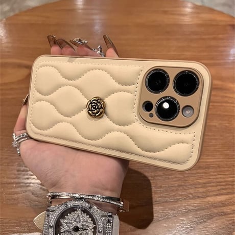 ダウン iphone17/16proケース  金属製花デコ アイフォン15/14/13/12Proカバー  高級感 秋冬ファッション ギフトにおすすめ[M3602]