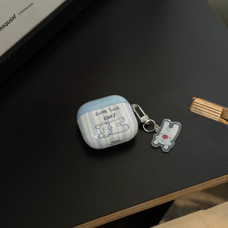 可愛い猫柄 Airpods4ケース ギフトにおすすめ AirpodsPro2ケース airpods3/2カバー キーホルダー付き 縞模様 淡色[M5383]