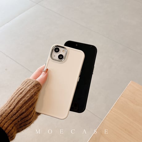 韓国風シンプル iPhone14/15ケース 銀色レンズ枠アイフォン13/12/11カバー 6色お揃い 使いやすい [M2797]