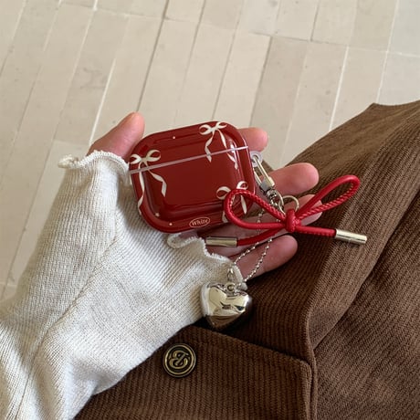 リボン柄 Airpods4ケース  めっちゃ可愛い ハートチャーム付 Airpodspro2/proカバー Airpods3 ワインレッド 高級感おしゃれ[M4744]