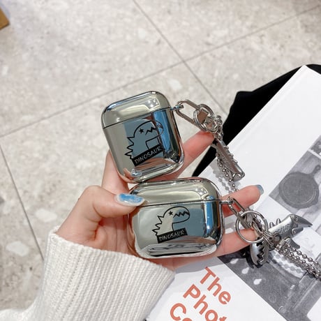 【Airpods 4】銀色 恐竜  airpodspro2/1ケース  dinosaur キーホルダー airpodsカバー チェーン付き 紐掛け 頑丈ツヤあるM395