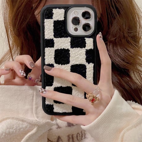 秋冬 刺繡入り iphone16/15proケース  チェック柄 iphone14pro/13/12/11カバー  柔らかい 温かい   ファッションセンスいい  ギフトにいおすすめ [M2242]