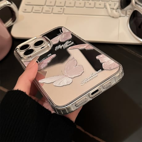 蝶柄鏡 iPhone15/15proケース チョウアクセサリー付 iPhone14/13pro/12ケース かわいい 便利 頑丈[M4154]