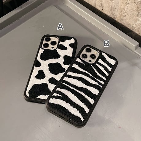 牛柄 ゼブラ柄 iphone16/16proカバー  刺繡 アイフォン15Pro/14/13/12カバー  お揃い ファッション  温かい 秋冬グッズM1302
