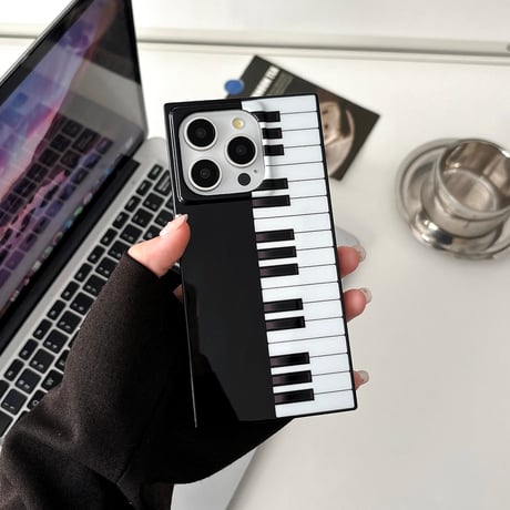ピアノ iPhone15/15proケース スクエア iPhone14/13pro/12promaxケース かわいい ギフトにおすすめ[M4562]