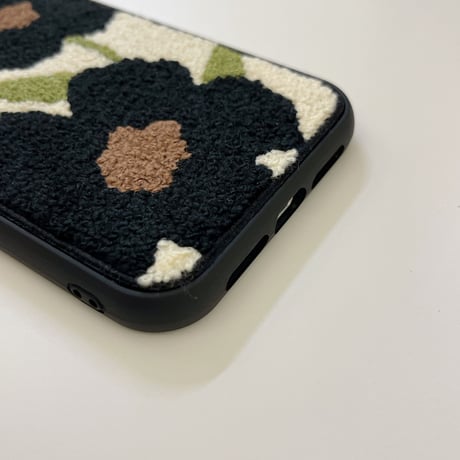 ブラック花柄  iphone13/12proケース  刺繡入り アイフォン11/xsmaxカバー  可愛い  柔らかい 温かい  ガールズに人気  秋冬向けM1236