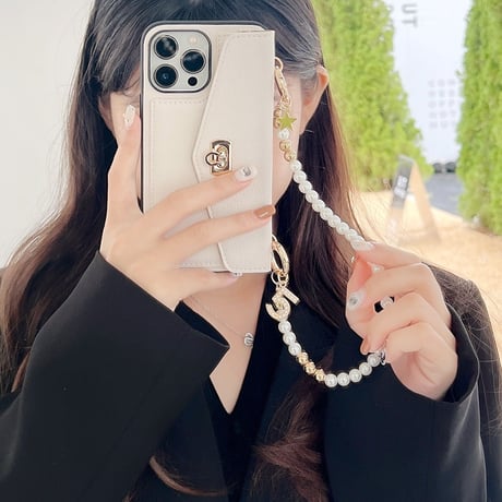 レザー カード収納  iphone14/14promaxケース 真珠ストラップ付 アイフォンSE3/13/12/11PROケース セレブ愛用 高級感 Girlsに大人気[M2473]