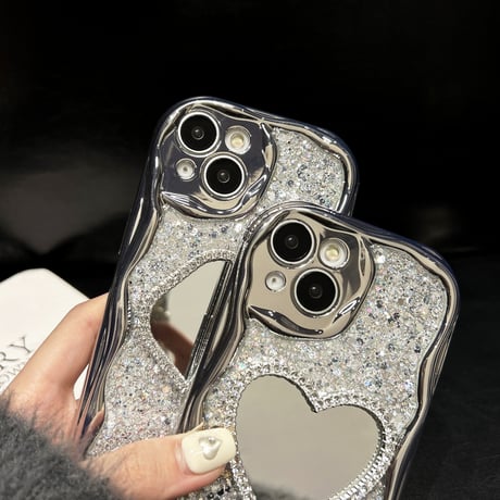うねうね 鏡付 iPhone15/15Proケース キラキラグリッター iPhone14/13Pro/12ケース きれい 便利 丈夫 [M3911]