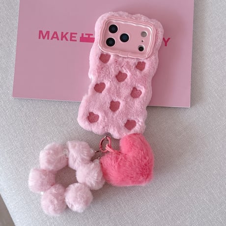 ファー iPhone17/17proケース 刺繡ハート スタンド付 iPhone17promax/16/15Proカバー ハート毛玉ストラップ ふもふも 柔らかい[M5897]