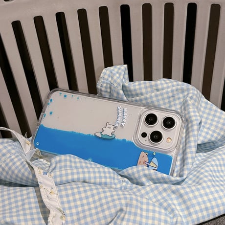 液体 iPhone15/15proケース サーフィンする犬ちゃん iphone14/13/12proカバー ストレス解消 面白い ギフトに最適[M4085]