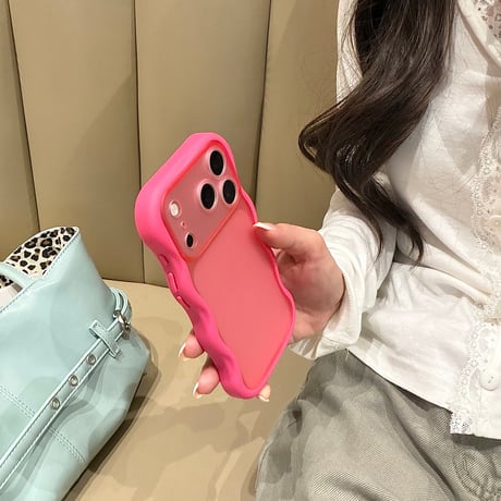 うねうね iPhone17/17Proケース 指紋防止 iPhone16Pro/15pro/14ProMaxケース カメラ保護 シンプル風[M6535]