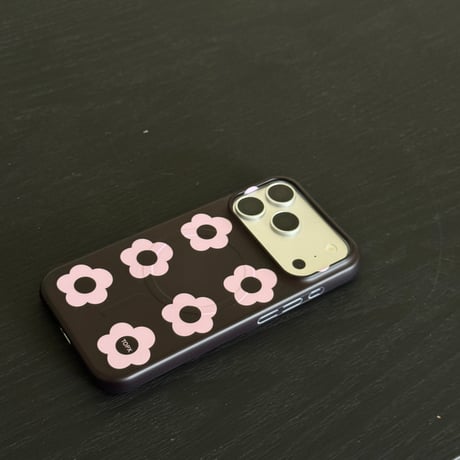 パープル花柄 iPhone17/17Proケース マグネット式グリップ付 iPhone16Pro/15promaxケース 可愛い便利 甘めコーデ [M6425]