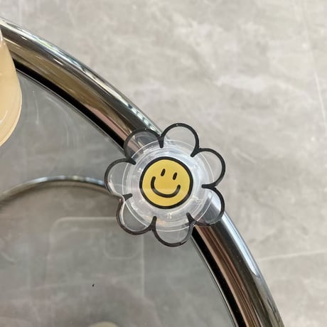 可愛いスマホグリップ フェイスパック 笑顔の花  犬 全機種対応 折り畳み式グリップトーク  ポップソケット  スタンド機能付き キュート ツヤカラーM1092