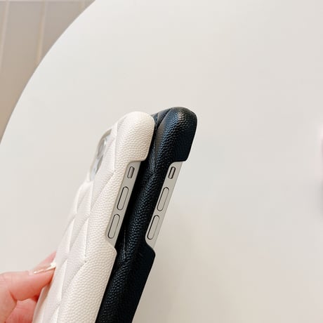セレブ愛用 革製 iphone14pro/14plusケース 菱形 アイフォン13/12/11カバー 高級感  ファッション おしゃれ ガールズに人気[M2351]