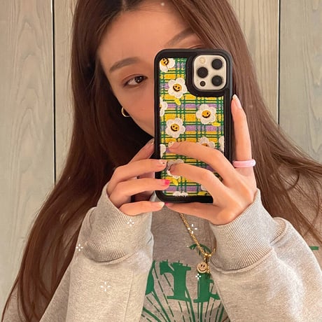 刺繡笑顔の花 iphone14/13proケース  手つくり iphone11/XSMAXカバー   柔らかい  刺繡入り  チェック柄 グリーン/イエロー組み合わせM1358