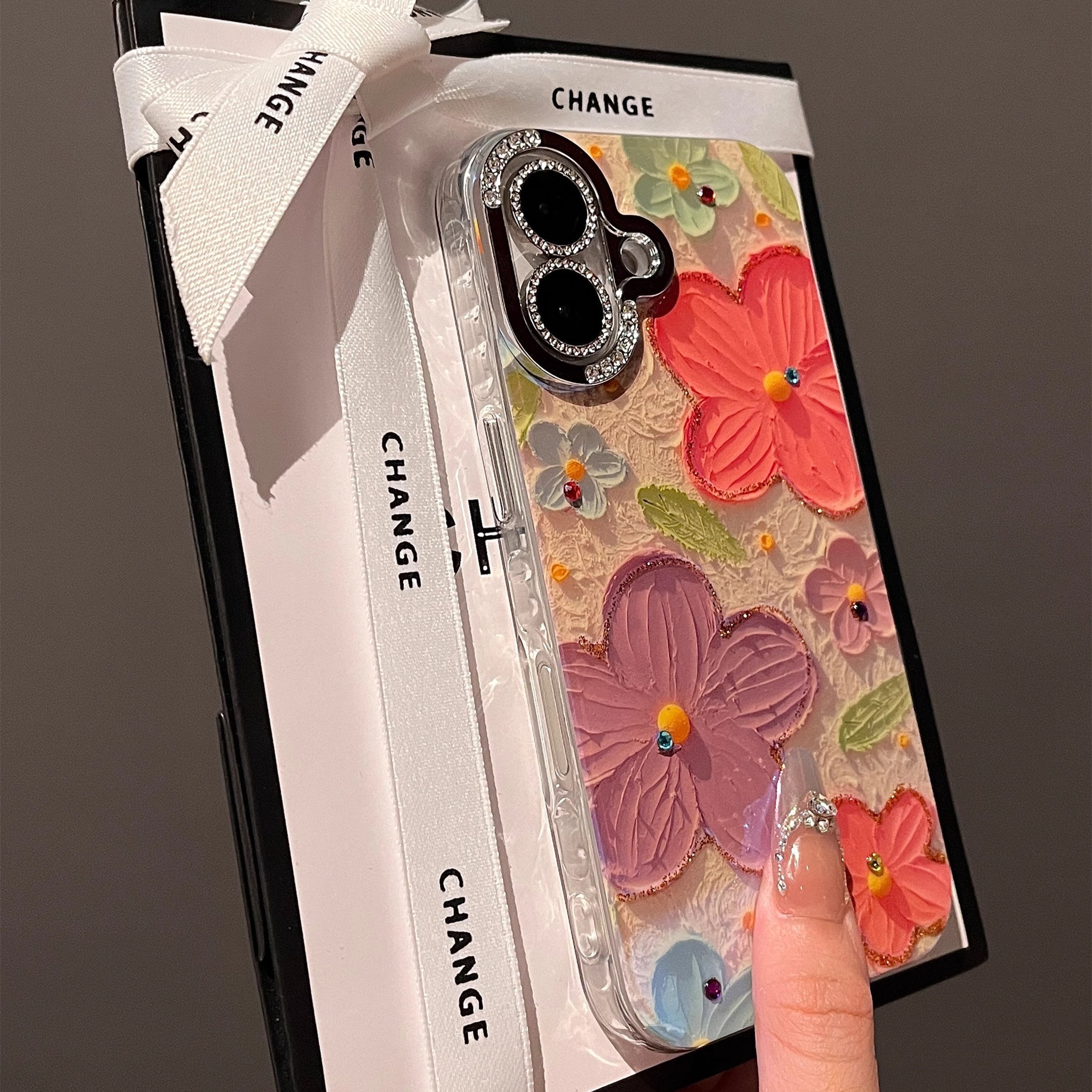 名入れ♡ムーンスティック✨フラワー花柄 キラキラ☆惑星 レインボー iPhone 花柄 iPhone16/16Plusケース ダイヤレンズ枠 キラキラ iPhone15Pro/