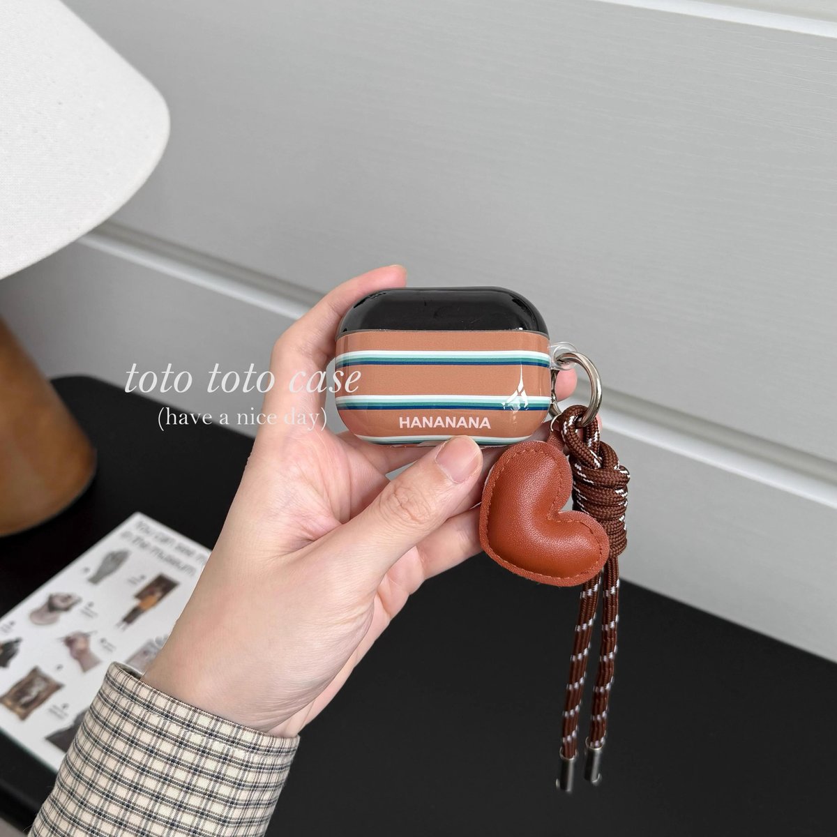 新品　♡ミニチェーン付きHモチーフAirPodsケース♡ 新品 ♡ミニチェーン付きHモチーフAirPodsケース♡ 新品 ♡ミニ