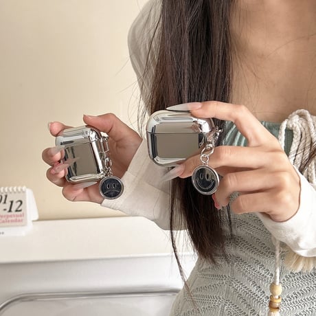メッキ Airpods 4ケース にこちゃんキーチェーン付 Airpods3/Pro2ケース airpodspro2カバー  艶感 大人可愛い[M5253]