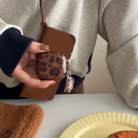 琥珀色 Airpods 4ケース ヒョウ柄 Airpods3/2カバー Airpodspro2/pro リング/熊キーチェーン 秋冬に人気[M4809]