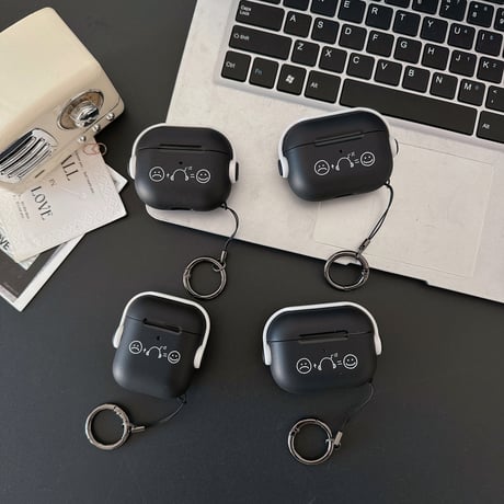 【Airpods4】スタンド付 AirpodsPro2/Pro1ケース 音楽 Airpods3/2カバー リング付 黒色 ギフトにおすすめ [M4522]