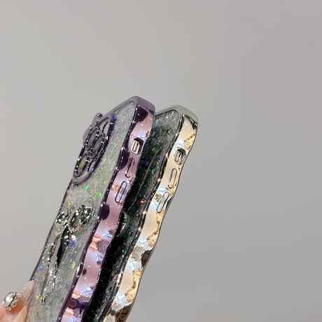 リボン iPhone16pro/16ケース うねうね グリッター iphone14/13pro/12proカバー 女子力アップ キラキラ おしゃれ[M4896]