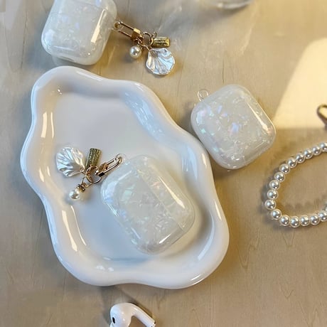シェル Airpods4 カバー 光沢感 上品 airpodspro2ケース  パールストラップ/貝殻アクセサリー付  エアーポッズ3/pro1カバー  オシャレ 高級感[M4924]