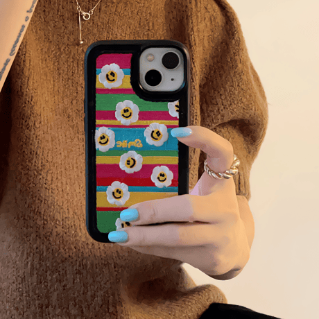 刺繡笑顔の花 iPhone15/14proケース 高級感 iPhone13/12proカバー 女子力アップ ギフトにおすすめ  [M3496]