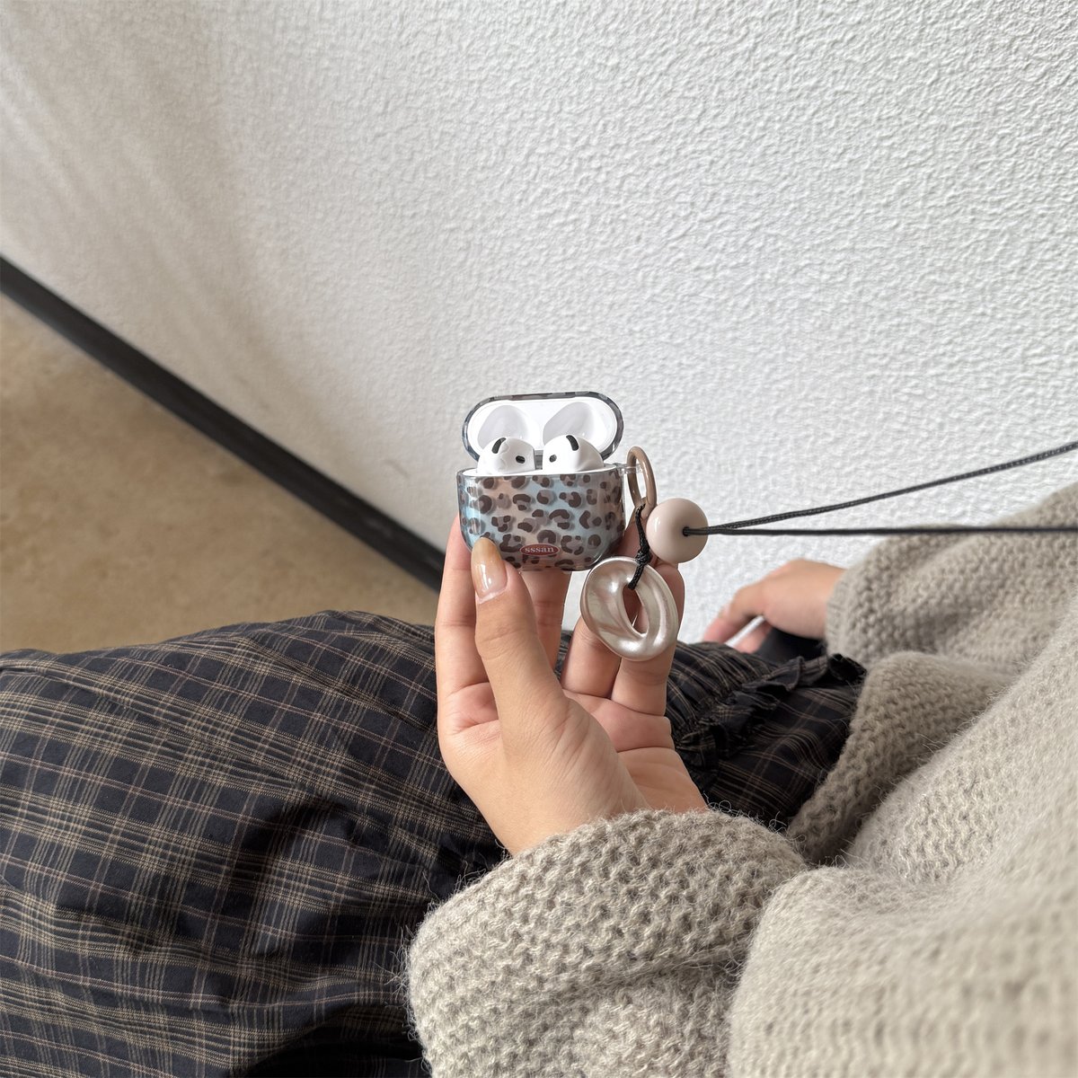 ヒョウ柄 AirpodsPro3/4ケース 紐付き Airpods3/Pro2ケース