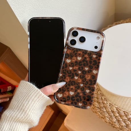 ハート柄と豹柄 iPhone17Pro/17ケース キラキララメいり  iPhone17ProMax/16Pro/15カバー 茶色 可愛すぎ  [M6025]