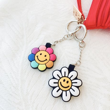 笑顔の花 AirTagケース  sunflower 可愛い エアタグカバー  キーホルダー付きソフトケース 耐久性ありM576