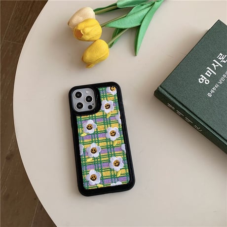 刺繡笑顔の花 iphone14/13proケース  手つくり iphone11/XSMAXカバー   柔らかい  刺繡入り  チェック柄 グリーン/イエロー組み合わせM1358