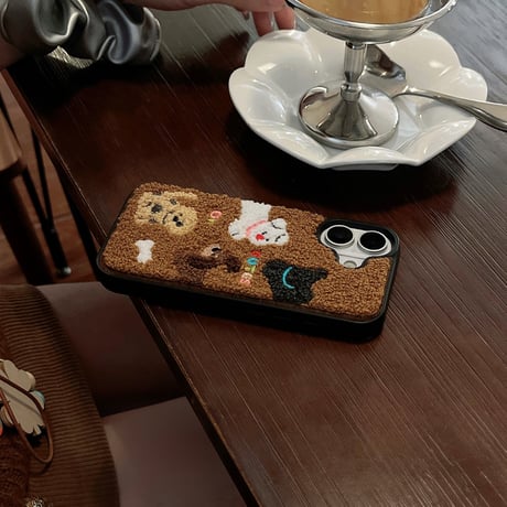 ニット猫ちゃん iPhone16/16proケース 刺繡入り iphone15pro/14/13/12proカバー 秋冬に流行る 可愛い [M4872]