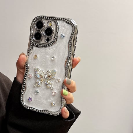 ジュエリー iphone16/16proケース  うねうね枠 ダイヤ蝶 iphone15pro/14/13proケース 高級感 女子力高い [M5031]