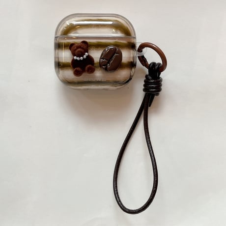 熊ちゃんデコ AirPodsPro3ケース 皮ストラップ コーヒー豆 Airpods4/3ケース  AirpodsPro2/Pro1カバー  茶色 横縞模様 可愛い [M5942]