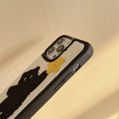 黒猫  iPhone16pro/15ケース  刺繡入り iphone14Pro/13/12/11カバー   可愛い  柔らかい 寒さを防ぐ[M2418]