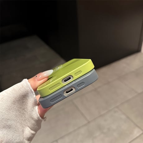 オーロラ光る iPhone16Pro/16ケース 頑丈 高級感 iPhone15Pro/14promax/13カバー レンズ保護 耐久性あり [M5399]
