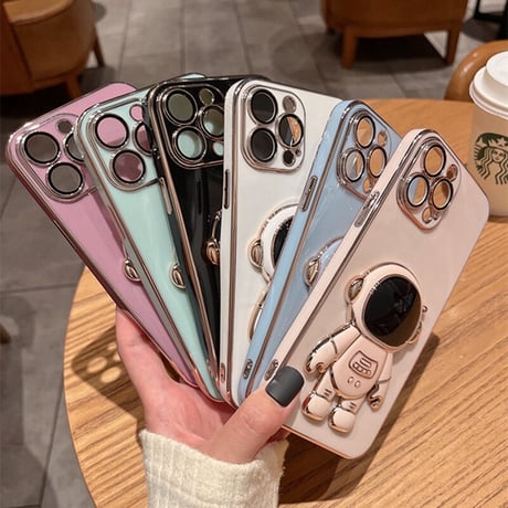 宇宙飛行士グリップ iphone14/13promaxケース ツヤ感金色枠 iphone12mini/SE3/11カバー  高級感  保護力強いソフトケース 落下防止 スタンド機能あり[M1982]
