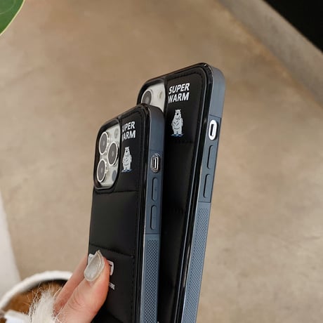 ダウン ホッキョクグマiPhone14pro/14plusケース ブラックカラーiphone13/12/11proカバー ファッション 高品質 男女向け いいギフト [M2588]