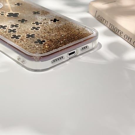 【iPhone15対応】動くグリッター iPhone14/13proケース 四葉のクローバー ネックレス かわいい  [M3471]