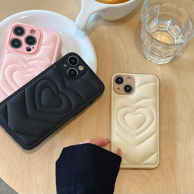 ハートダウン iPhone15/15proケース ベージュ/ピンク/ブラック ハートダウン iPhone15/15proケース ベージュ/ピンク/ブラック