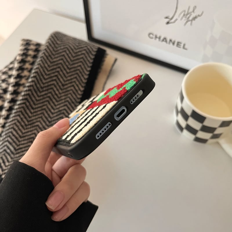 インスタ映え刺繡入り iphone15/14proケース チェック柄縞模様 