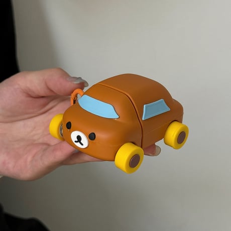 ギフトにおすすめ Airpods4ケース 熊ちゃん 車デザイン Airpodspro2カバー Airpods3/2 タイヤあり リング付 可愛い[M5544]