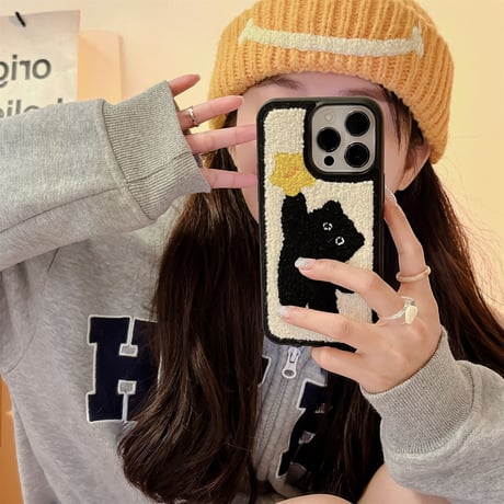 黒猫  iPhone16pro/15ケース  刺繡入り iphone14Pro/13/12/11カバー   可愛い  柔らかい 寒さを防ぐ[M2418]